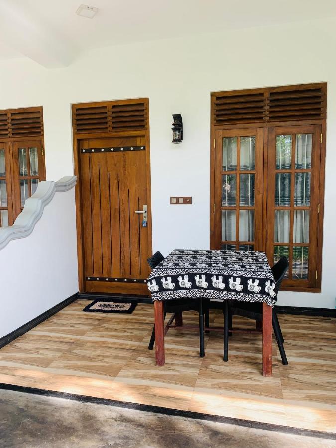 Ramesh Guesthouse Mirissa Exterior photo
